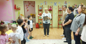 Интеллектуальное состязание воспитанников группы "Капельки" и их родителей Интеллектуальное состязание воспитанников группы "Капельки" и их родителей.